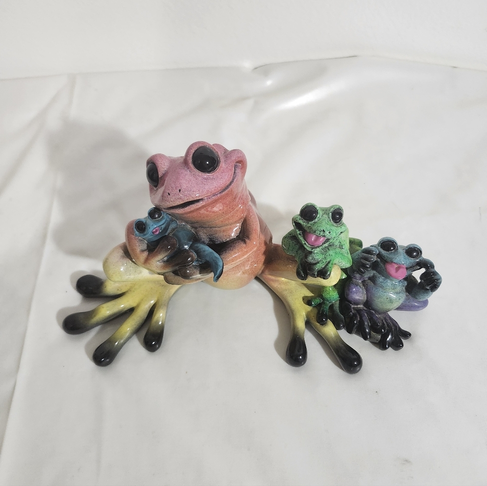 Retired Kitty's Critters "Full House"Colorful Frog Family Figurine - Picture 3 of 6